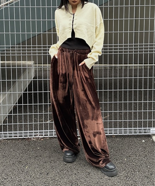 【LVEU.】ベロアワイドパンツ / ボトムス パンツ ベロア ワイド ストレート 光沢 ブラック グレー ブラウン（その他パンツ）｜LVEU.（ラブユ.）