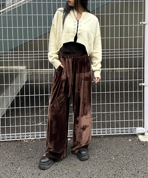 【LVEU.】ベロアワイドパンツ / ボトムス パンツ ベロア ワイド ストレート 光沢 ブラック グレー ブラウン（その他パンツ）｜LVEU.（ラブユ.）
