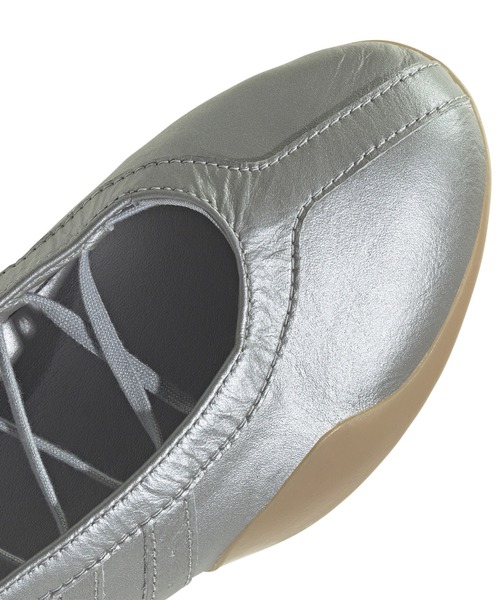 adidas(アディダス)の「adidas TAEKWONDO MEI BALLET W / アディダス テコンドー メイ バレエ W(スニーカー・レディース・シルバー・23.5cm/24.5cm/23.0cm/24.0cm/25.0cm)」の2枚目の写真