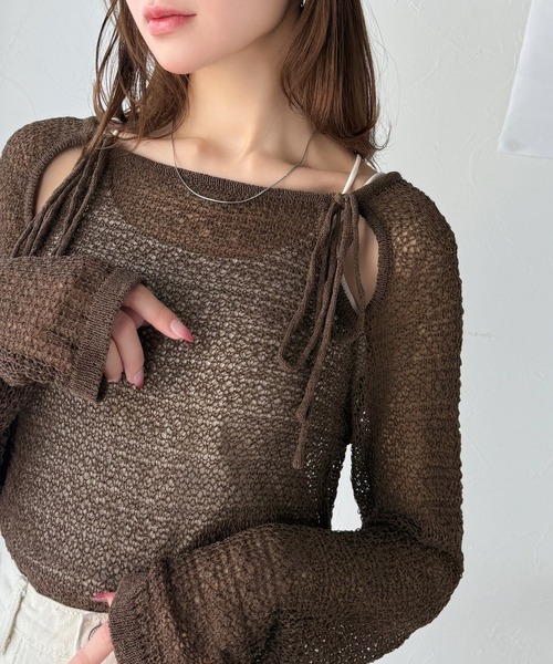 mily bilet(ミウィビレット)の「【mily bilet】大人かわいい肌見せを叶える。プレートデザイン前後2WAYメッシュ編み肩リボンニットプルオーバー(長袖)(ニット/セーター・レディース・アイボリー/ブラック/ブラウン・X-LARGE/SMALL/MEDIUM/LARGE)」の3枚目の写真