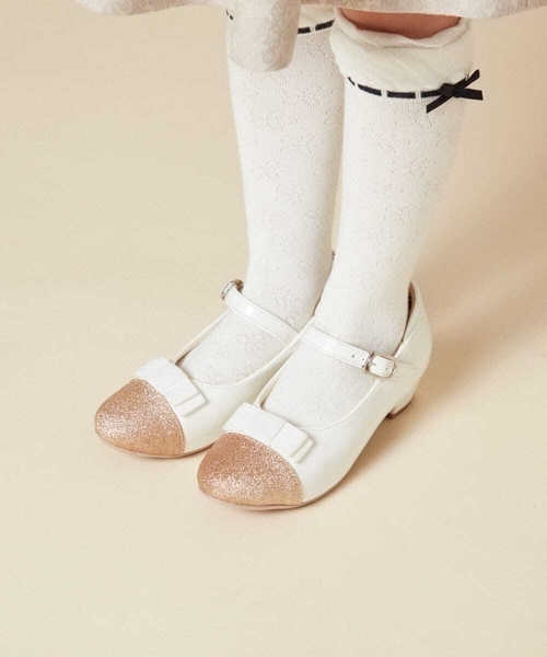 a.v.v（アーヴェヴェ）の「[18-20cm][CEREMONY STYLE]リボンヒールパンプス（パンプス・キッズ・ブラック/ホワイト・19/20/18）」の4枚目の写真