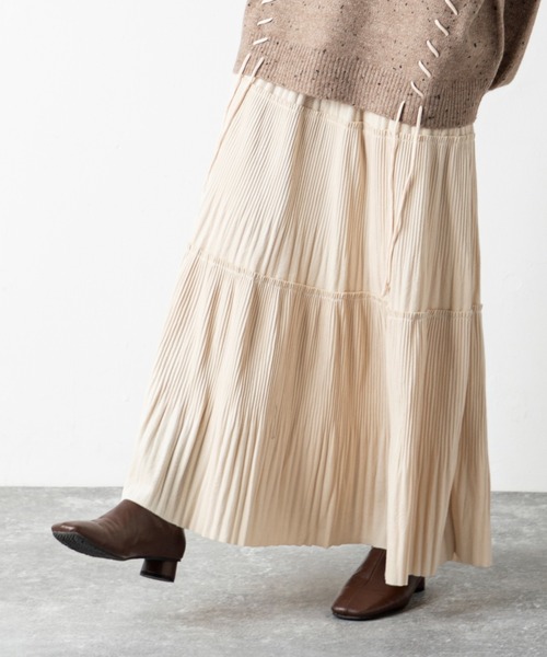 MILLION CARATS（ミリオンカラッツ）の「ベロアプリーツスカート（スカート・レディース・オフホワイト/ブラック/ブラウン・FREE）」の2枚目の写真