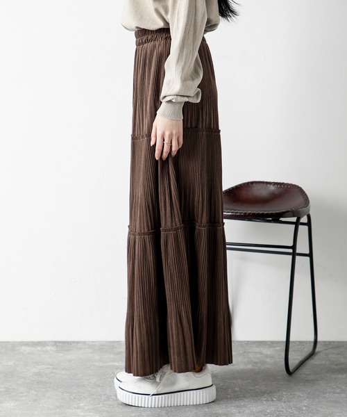 MILLION CARATS（ミリオンカラッツ）の「ベロアプリーツスカート（スカート・レディース・オフホワイト/ブラック/ブラウン・FREE）」の4枚目の写真