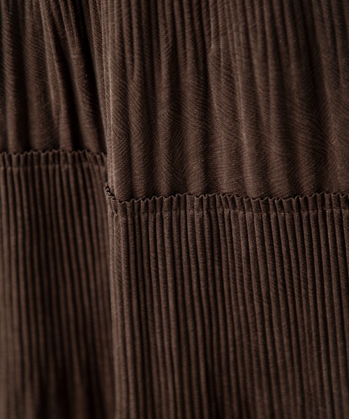 MILLION CARATS（ミリオンカラッツ）の「ベロアプリーツスカート（スカート・レディース・オフホワイト/ブラック/ブラウン・FREE）」の8枚目の写真