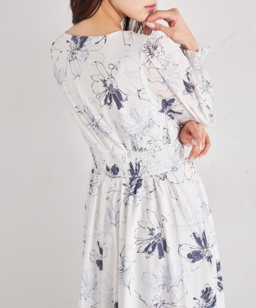 tocco closet(トッコ クローゼット)の「コルセット風ピンタックシャーリングフラワープリントワンピース(ワンピース・レディース・ピンク/ブラック・M)」の17枚目の写真