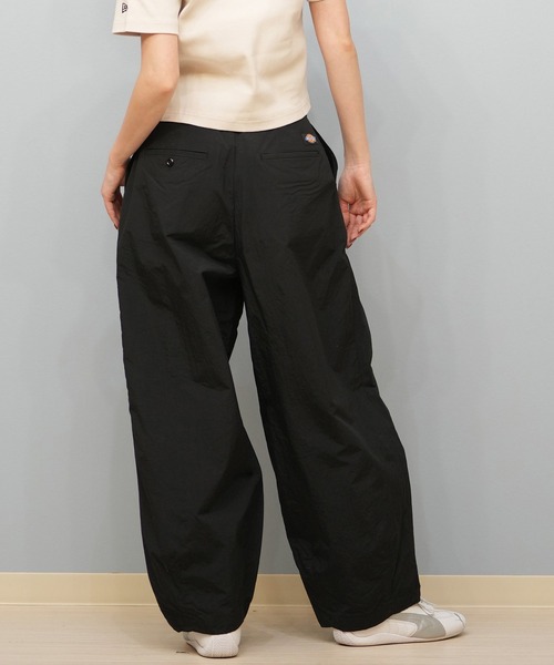 Dickies（ディッキーズ）の「Dickies/ディッキーズ ナイロンバルーンパンツ 81120700（スラックス・レディース・ブラック/ベージュ・M/L）」の4枚目の写真