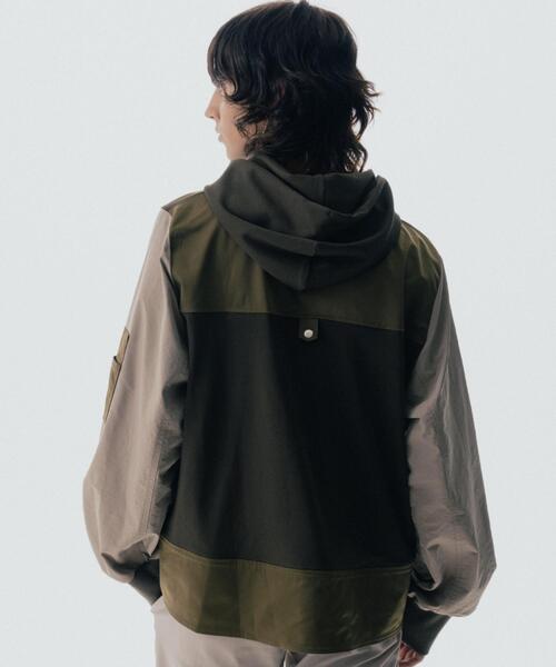 Maison ULA(メゾンウラ)の「Maison ULA/メゾン ウラ/ミリタリーフーディ(パーカー・メンズ・カーキ/ブラック・1/2)」の4枚目の写真