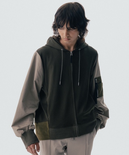 ROYAL FLASH(ロイヤルフラッシュ)の「Maison ULA/メゾン ウラ/ミリタリーフーディ(パーカー・メンズ・ブラック/カーキ・1/2)」の1枚目の写真