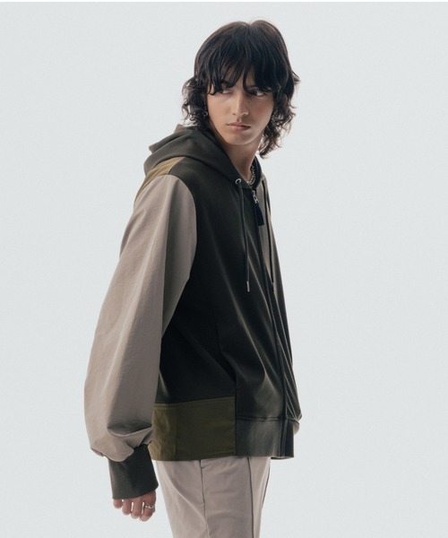 ROYAL FLASH(ロイヤルフラッシュ)の「Maison ULA/メゾン ウラ/ミリタリーフーディ(パーカー・メンズ・ブラック/カーキ・1/2)」の6枚目の写真