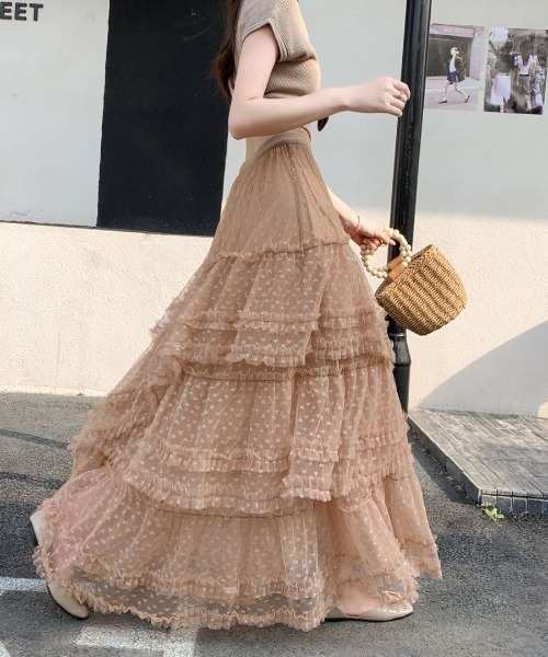 gossip!ロサンゼルス(ゴシップロサンゼルス)の「【低身長F/高身長Lサイズあり】 ティアードレースフリル ボリューム ロングスカート 【韓国ファッションフェミニン定番】(スカート・レディース・ホワイト/ブラック/ベージュ・FREE/L)」の3枚目の写真