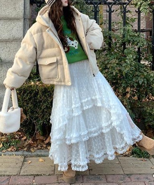 gossip!ロサンゼルス(ゴシップロサンゼルス)の「【低身長F/高身長Lサイズあり】 ティアードレースフリル ボリューム ロングスカート 【韓国ファッションフェミニン定番】(スカート・レディース・ホワイト/ブラック/ベージュ・FREE/L)」の5枚目の写真