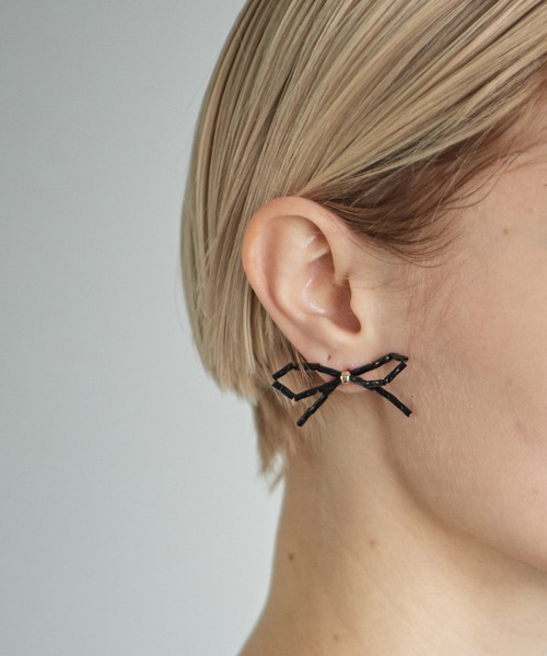 ROSE BUD（ローズバッド）の「ビーズリボンピアス（ピアス（両耳用）・レディース・ブラック/レッド・ONE SIZE）」の2枚目の写真