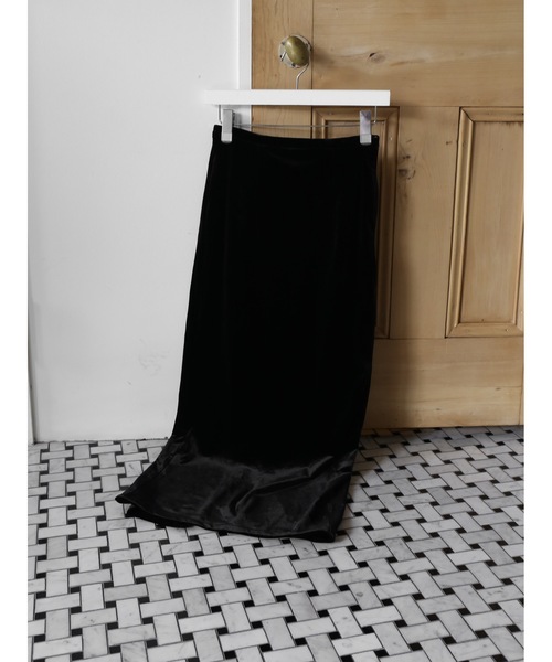 Katrin TOKYO(カトリーントーキョー)の「velour I line maxi skirt(スカート・レディース・イエロー/ブラック/ピンク・FREE/XS)」の1枚目の写真