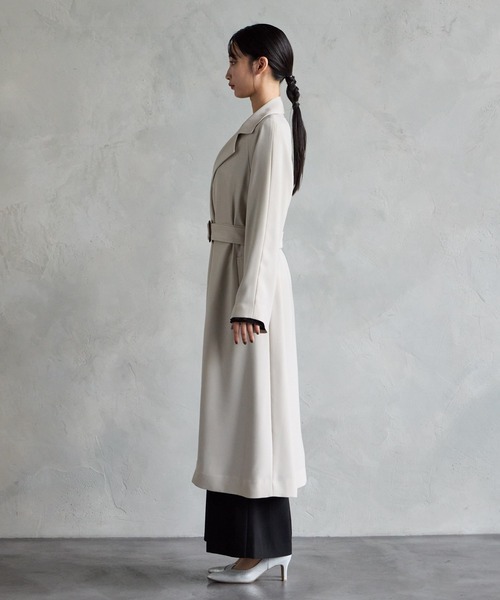 AIMER(エメ)の「ストレッチダブルクロスラップトレンチコート(トレンチコート・レディース・ベージュ/チャコールグレー・MEDIUM)」の12枚目の写真