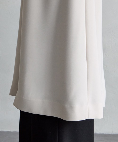 AIMER(エメ)の「ストレッチダブルクロスラップトレンチコート(トレンチコート・レディース・ベージュ/チャコールグレー・MEDIUM)」の19枚目の写真