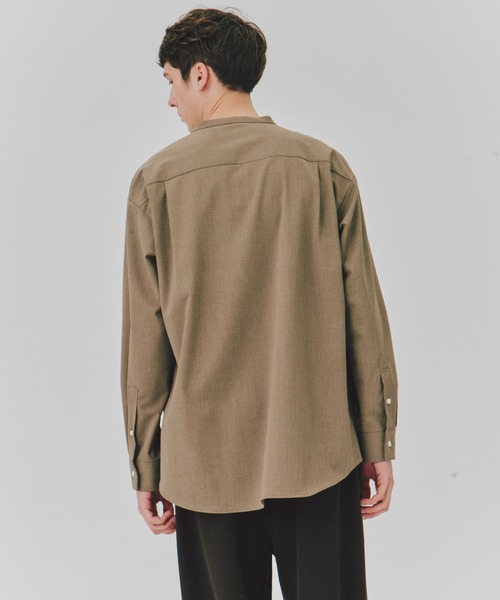 UNITED TOKYO(ユナイテッドトウキョウ)の「Compact twist ストレッチ バンドカラーシャツ(シャツ/ブラウス・メンズ・グレイッシュベージュ/オフホワイト/ダークグレー・2/1/3)」の20枚目の写真