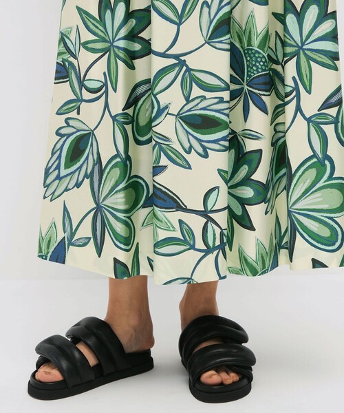 CABaN シルク パレルモフラワープリントサイドスリットスカート caban（キャバン）の「シルク パレルモフラワープリントサイド