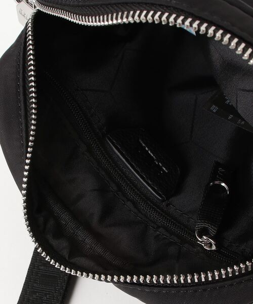 BALR.（ボーラー）の「[BALR./ボーラー] ヘキサゴンロゴ クラシックメッセンジャーバッグ（ショルダーバッグ・レディース・ブラック・F）」の4枚目の写真