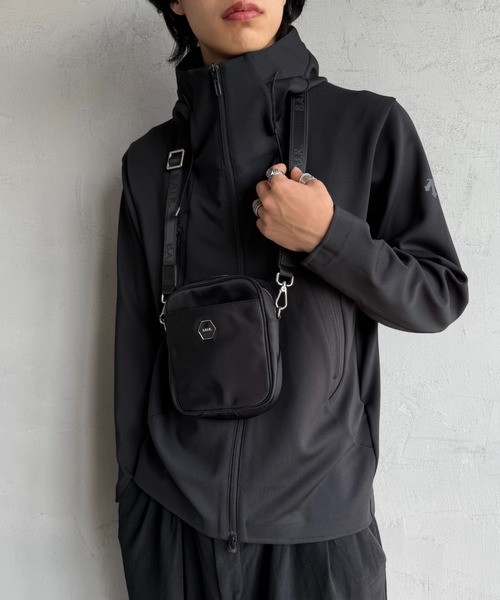 BALR.（ボーラー）の「[BALR./ボーラー] ヘキサゴンロゴ クラシックメッセンジャーバッグ（ショルダーバッグ・レディース・ブラック・F）」の10枚目の写真