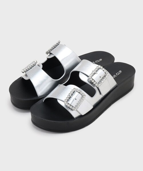 OPAQUE.CLIP（オペークドットクリップ）の「ビジューバックルダブルベルトサンダル（サンダル・レディース・オフホワイト/シルバー/ブラック・02/03）」の3枚目の写真