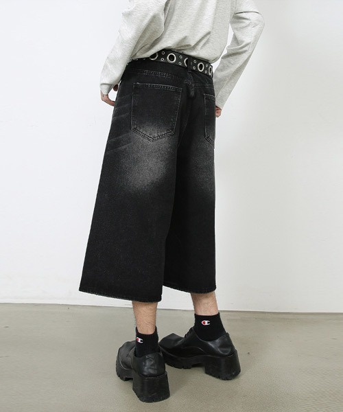 Ressaca(レサーカ)の「Dカン付きユーズド加工ワイドデニムハーフパンツ ヴィンテージライク(デニムパンツ・メンズ・インディゴブルー/ライトブルー/カモフラージュ/ブラック/ライトインディゴブルー/グレー系カモフラージュ/ブルー・M/XL/L)」の13枚目の写真