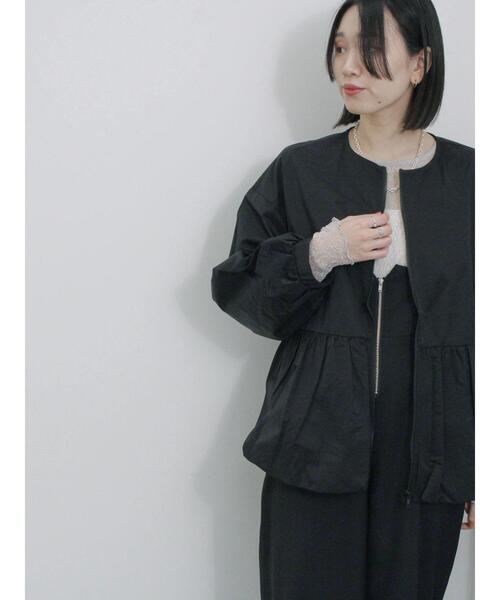 Samansa Mos2 blue（サマンサモスモスブルー）の「バルーンペプラムブルゾン（ブルゾン・レディース・ベージュ/ライトベージュ/ブラック・F）」の6枚目の写真