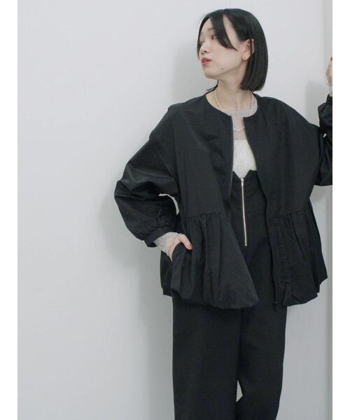 Samansa Mos2 blue（サマンサモスモスブルー）の「バルーンペプラムブルゾン（ブルゾン・レディース・ベージュ/ライトベージュ/ブラック・F）」の9枚目の写真