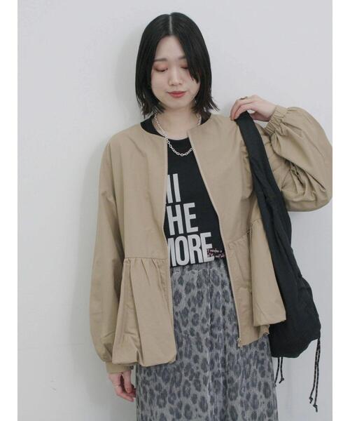 Samansa Mos2 blue（サマンサモスモスブルー）の「バルーンペプラムブルゾン（ブルゾン・レディース・ベージュ/ライトベージュ/ブラック・F）」の19枚目の写真