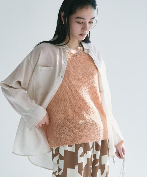 OPAQUE.CLIP(オペークドットクリップ)の「◆《andGIRL掲載》麻混シアーダブルポケットシャツ【洗濯機洗い可】(シャツ/ブラウス・レディース・ライトベージュ/オレンジ系/ダークグレー・38/40/42)」の2枚目の写真
