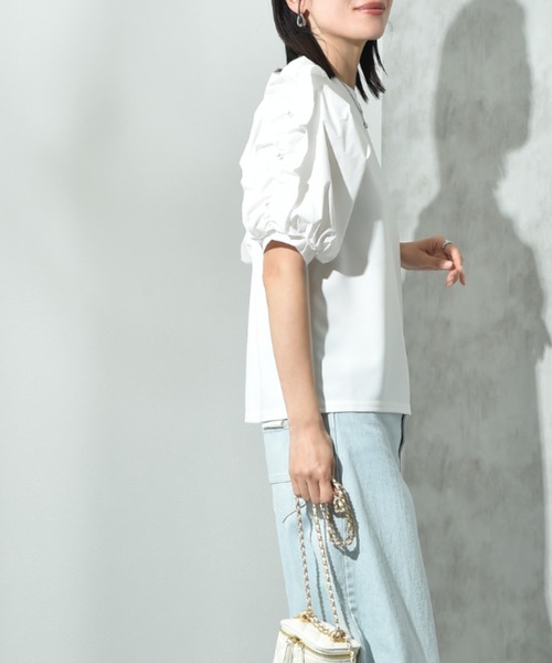 INTERPLANET（インタープラネット）の「【接触冷感・ＵＶ・吸水速乾】カットジョーゼット袖フリルパール付きプルオーバー（Tシャツ/カットソー・レディース・ブラック/オフホワイト・FREE）」の19枚目の写真