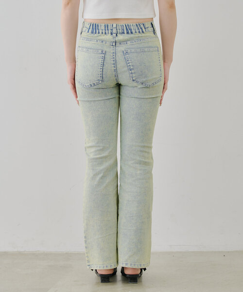 continuer de NICE CLAUP（コンティニューデナイスクラップ）の「【@_chipi2xセレクト】ストーン付デニムフレアパンツ（デニムパンツ・レディース・ケミカルウォッシュ/ブラック/ブルー・FREE）」の13枚目の写真