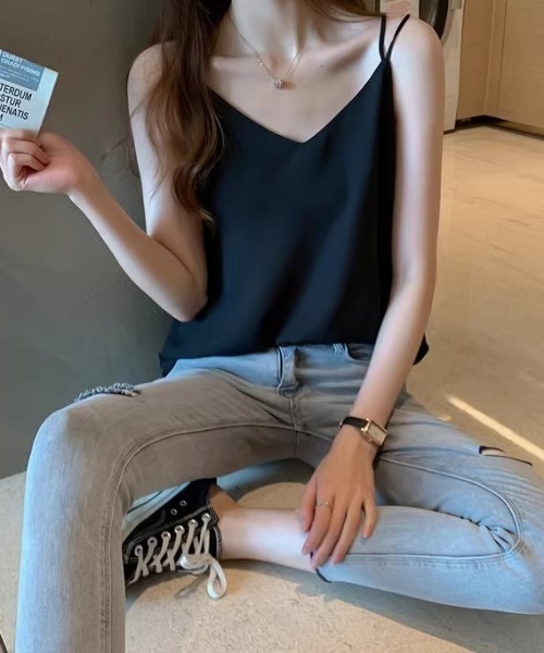 Diosfront（ディオスフロント）の「ダブル紐Vネックインナーキャミ（キャミソール・レディース・ブラック/アイボリー・M/L）」の3枚目の写真