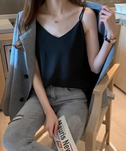 Diosfront（ディオスフロント）の「ダブル紐Vネックインナーキャミ（キャミソール・レディース・ブラック/アイボリー・M/L）」の4枚目の写真