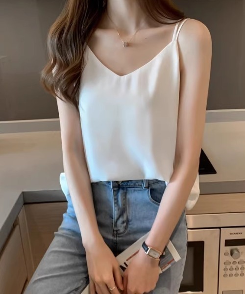 Diosfront（ディオスフロント）の「ダブル紐Vネックインナーキャミ（キャミソール・レディース・ブラック/アイボリー・M/L）」の9枚目の写真