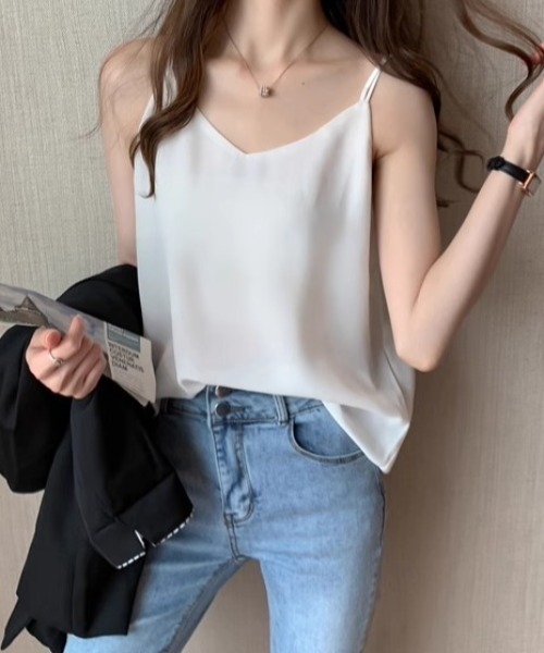 Diosfront（ディオスフロント）の「ダブル紐Vネックインナーキャミ（キャミソール・レディース・ブラック/アイボリー・M/L）」の17枚目の写真