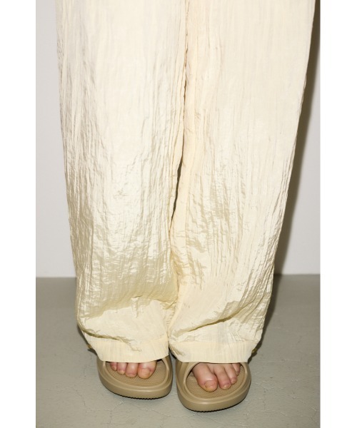 THROW by SLY（スローバイスライ）の「THROW WRINKLE FINISH TUCKED PT リンクル フィニッシュ タックドパンツ（カーゴパンツ・レディース・ライトブラック/キナリ・0/1）」の14枚目の写真