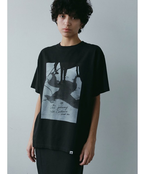 HER.(ハー)の「Oreo & Rose Tee/02(Tシャツ/カットソー・レディース・オフホワイト/ブラック・フリー)」の1枚目の写真