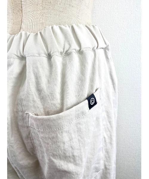 WORLD WIDE LOVE!(ワールドワイドラブ)の「コットンライクイージーパンツ(その他パンツ・レディース・ブラック/ライトベージュ・1)」の3枚目の写真