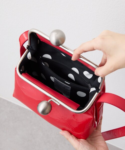 ear PAPILLONNER(イアパピヨネ)の「【kawa-kawa(カワカワ)】NO1508kuchiganeポシェット/ショルダーバッグ(ショルダーバッグ・レディース・ブラック/ブルー/ブラック系その他/レッド・FREE)」の18枚目の写真