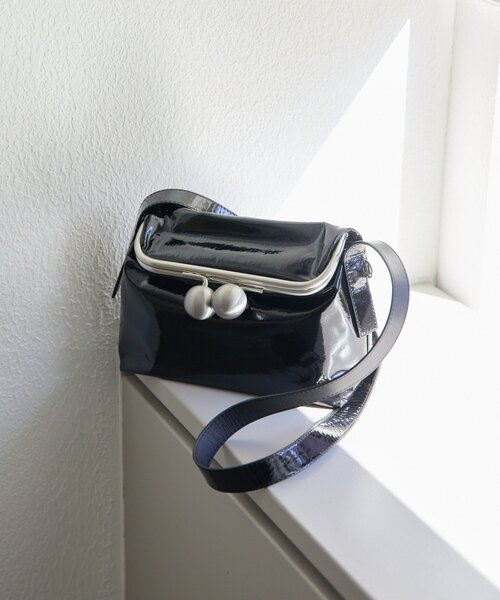 ear PAPILLONNER(イアパピヨネ)の「【kawa-kawa(カワカワ)】NO1508kuchiganeポシェット/ショルダーバッグ(ショルダーバッグ・レディース・ブラック/ブルー/ブラック系その他/レッド・FREE)」の9枚目の写真