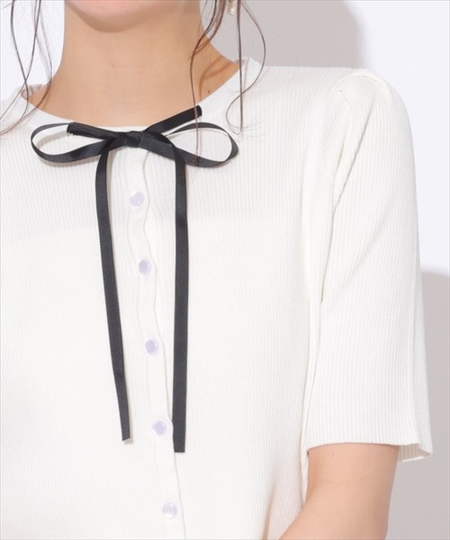 SWINGLE(スウィングル)の「リボンニットカーディガン(カーディガン/ボレロ・レディース・オフホワイト/ネイビー/レッド/ブラック・FREE)」の14枚目の写真