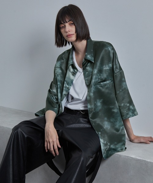cussil（クシル）の「【cussil/クシル】サテンライクタイダイ柄ルーズシルエットレギュラーカラー半袖シャツ（シャツ/ブラウス・メンズ・ブラック/グリーン/ホワイト系1/ブラック系1・S/M/L）」の13枚目の写真