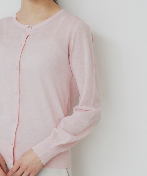 index（インデックス）の「《7色展開/XS-LLサイズ》ビジューボタンクルーネックカーディガン【洗濯機洗い可】（カーディガン/ボレロ・レディース・ブラック/グレー/ライトベージュ/ブラウン系その他5/オフホワイト/サックスブルー/ピンク・34/40/38/42/36）」の19枚目の写真