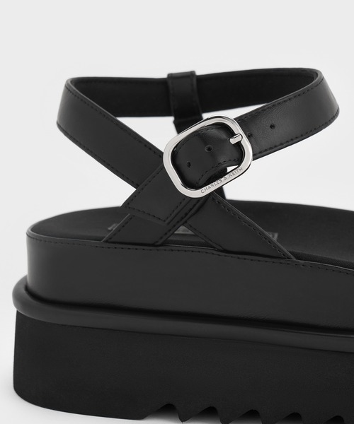 CHARLES & KEITH(チャールズ & キース)の「ツイル フラットフォームアンクルストラップサンダル(サンダル・レディース・ベージュ/ブラック/マルチ・26.5cm/25.5cm/24.5cm/23.5cm/23cm/22.5cm/25cm)」の6枚目の写真