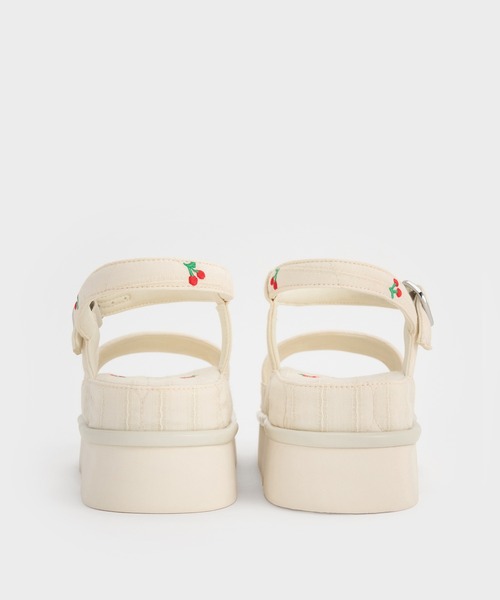 CHARLES & KEITH(チャールズ & キース)の「ツイル フラットフォームアンクルストラップサンダル(サンダル・レディース・ベージュ/ブラック/マルチ・26.5cm/25.5cm/24.5cm/23.5cm/23cm/22.5cm/25cm)」の15枚目の写真