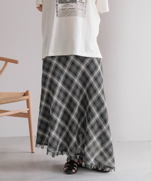 LOWRYS FARM（ローリーズファーム）の「オンブレチェックイレヘムスカート　 576761（スカート・レディース・チャコールグレー/レッド・FREE）」の6枚目の写真