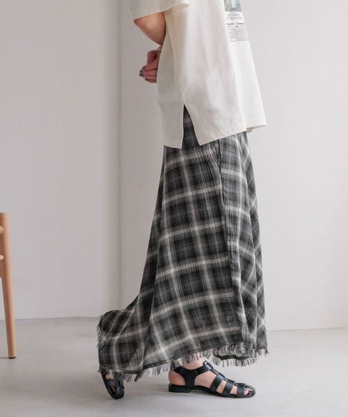 LOWRYS FARM（ローリーズファーム）の「オンブレチェックイレヘムスカート　 576761（スカート・レディース・チャコールグレー/レッド・FREE）」の7枚目の写真
