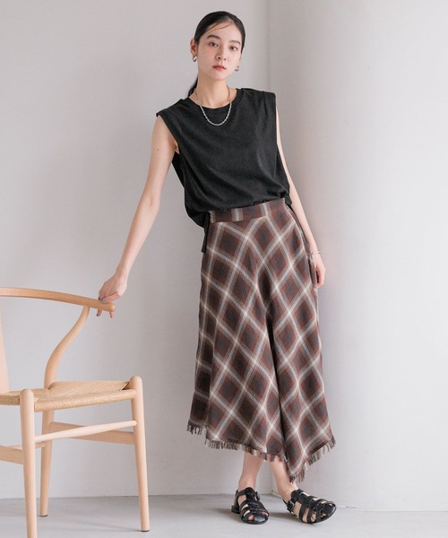 LOWRYS FARM（ローリーズファーム）の「オンブレチェックイレヘムスカート　 576761（スカート・レディース・チャコールグレー/レッド・FREE）」の8枚目の写真