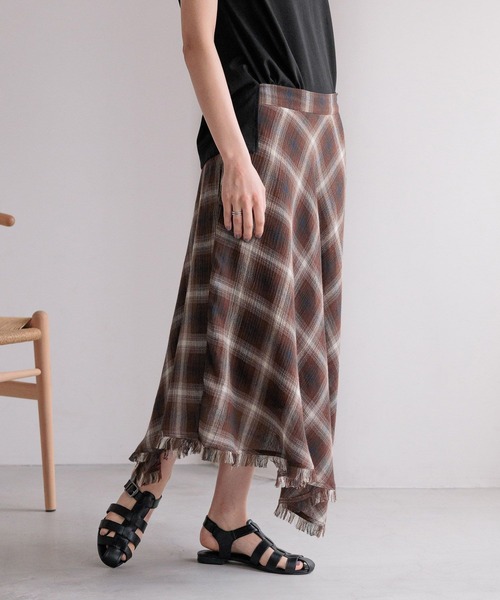 LOWRYS FARM（ローリーズファーム）の「オンブレチェックイレヘムスカート　 576761（スカート・レディース・チャコールグレー/レッド・FREE）」の12枚目の写真