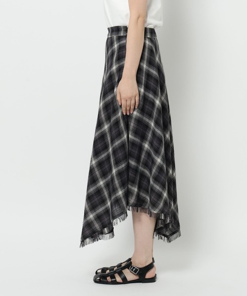 LOWRYS FARM（ローリーズファーム）の「オンブレチェックイレヘムスカート　 576761（スカート・レディース・チャコールグレー/レッド・FREE）」の14枚目の写真